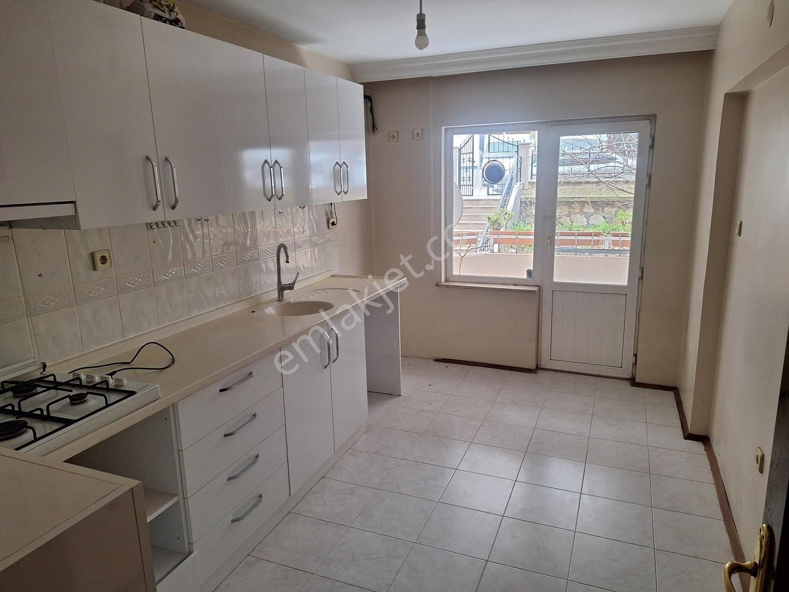 Esen'den Konak'ta Caddeye Cephe Büyük Kiralık Daire - Görsel 3