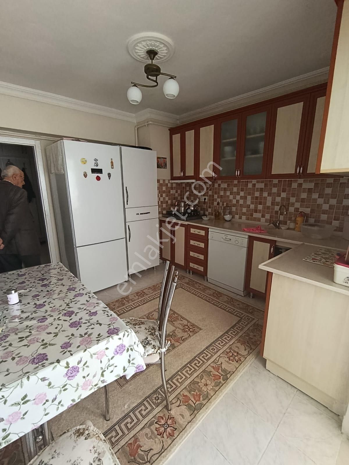 Sincan Törekent Mah'de 3+1 145m2 Genişliğinde Ara Kat Full Yapılı Daire - Görsel 13