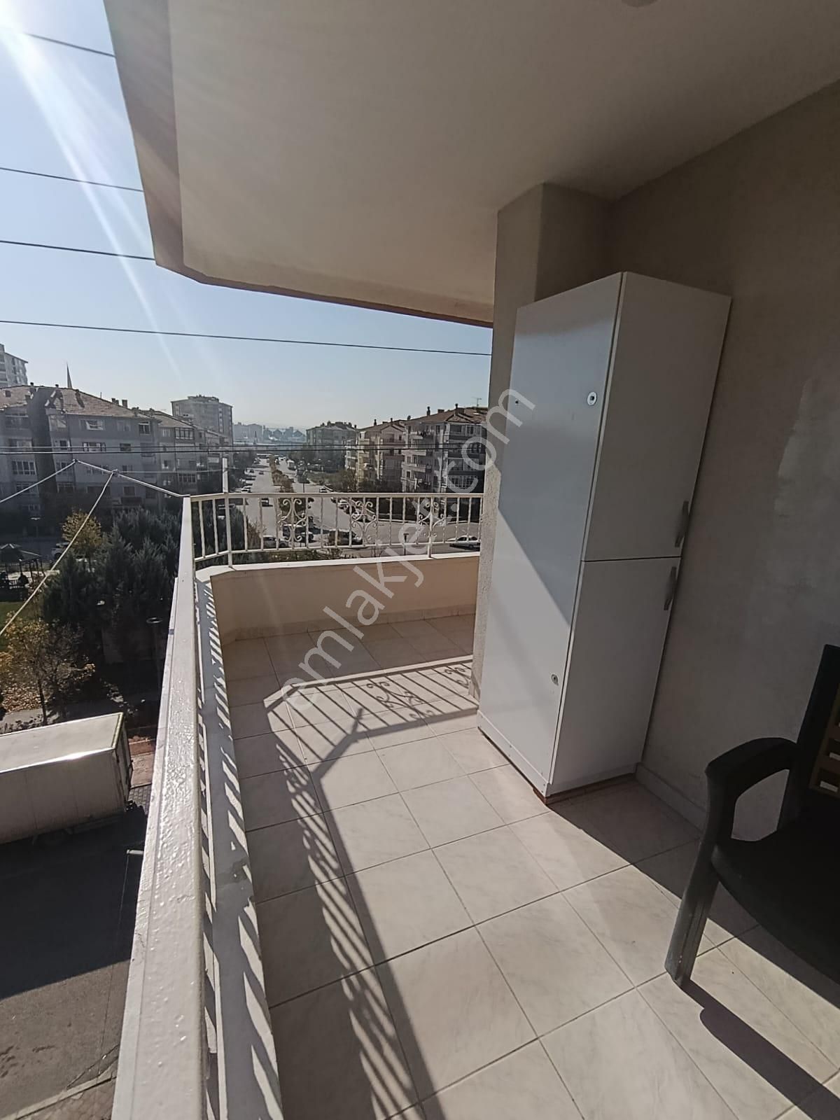 Sincan Törekent Mah'de 3+1 145m2 Genişliğinde Ara Kat Full Yapılı Daire - Görsel 22