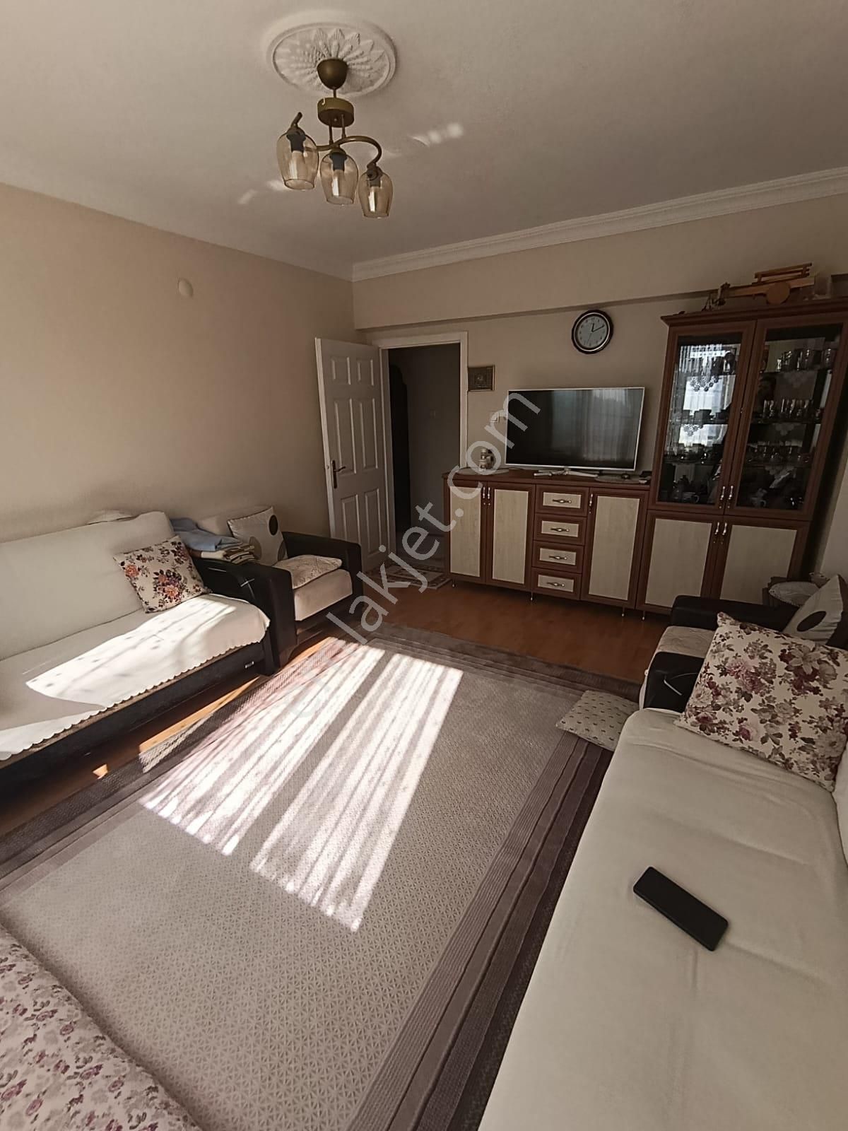 Sincan Törekent Mah'de 3+1 145m2 Genişliğinde Ara Kat Full Yapılı Daire - Görsel 6