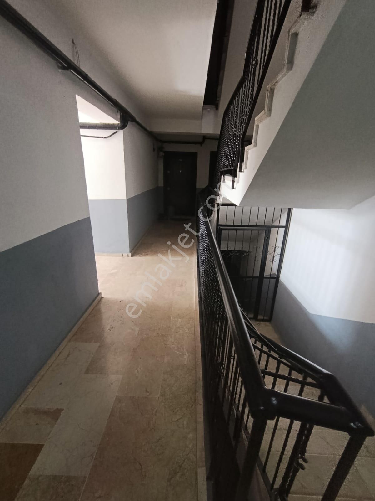 Sincan Törekent Mah'de 3+1 145m2 Genişliğinde Ara Kat Full Yapılı Daire - Görsel 35