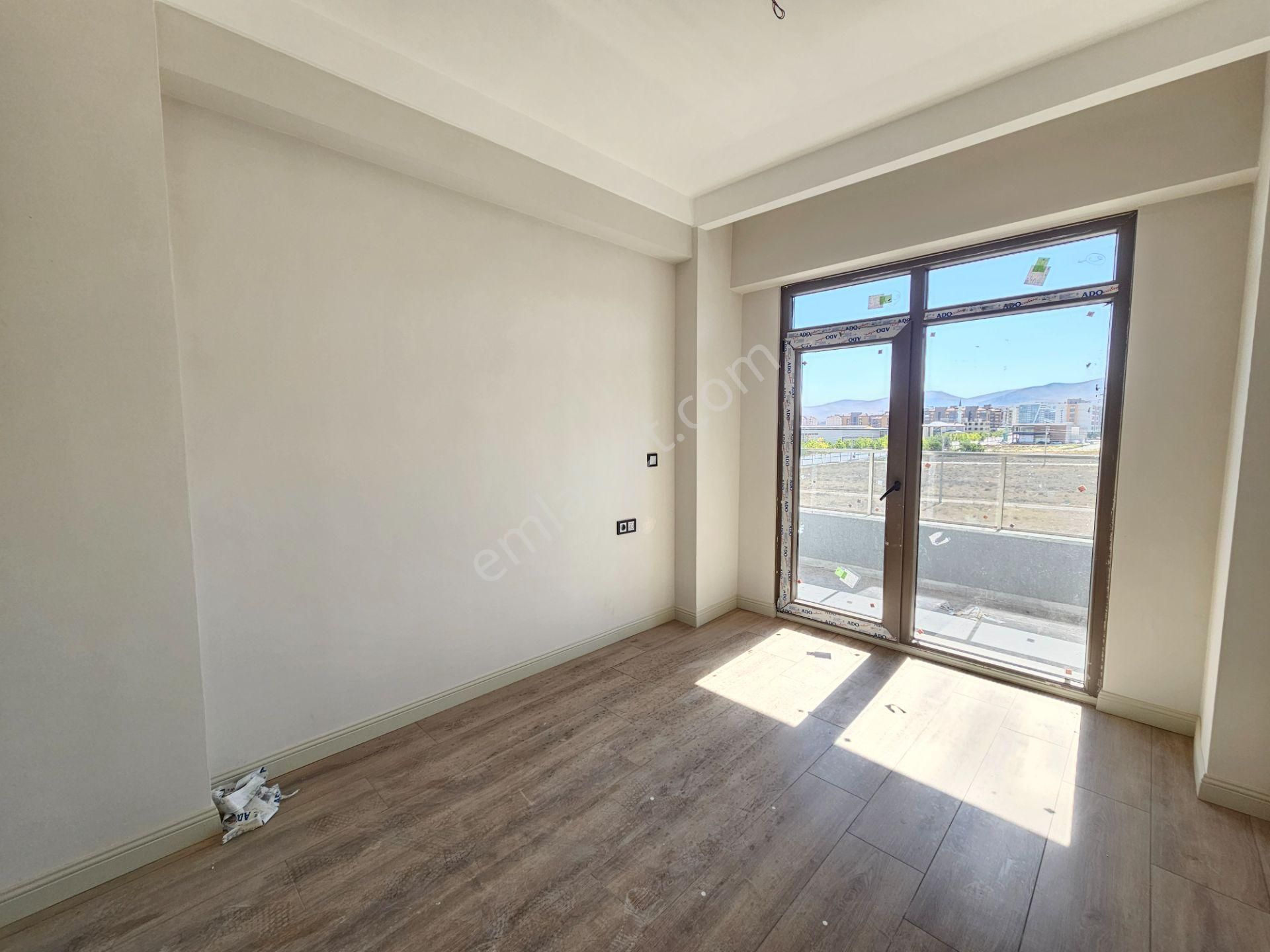 İşyapar Gayrimenkul’den Şafak Caddesine Yakın Tramvaya Yürüme Mesafesinde 3+1 Lüks Daireler - Görsel 38