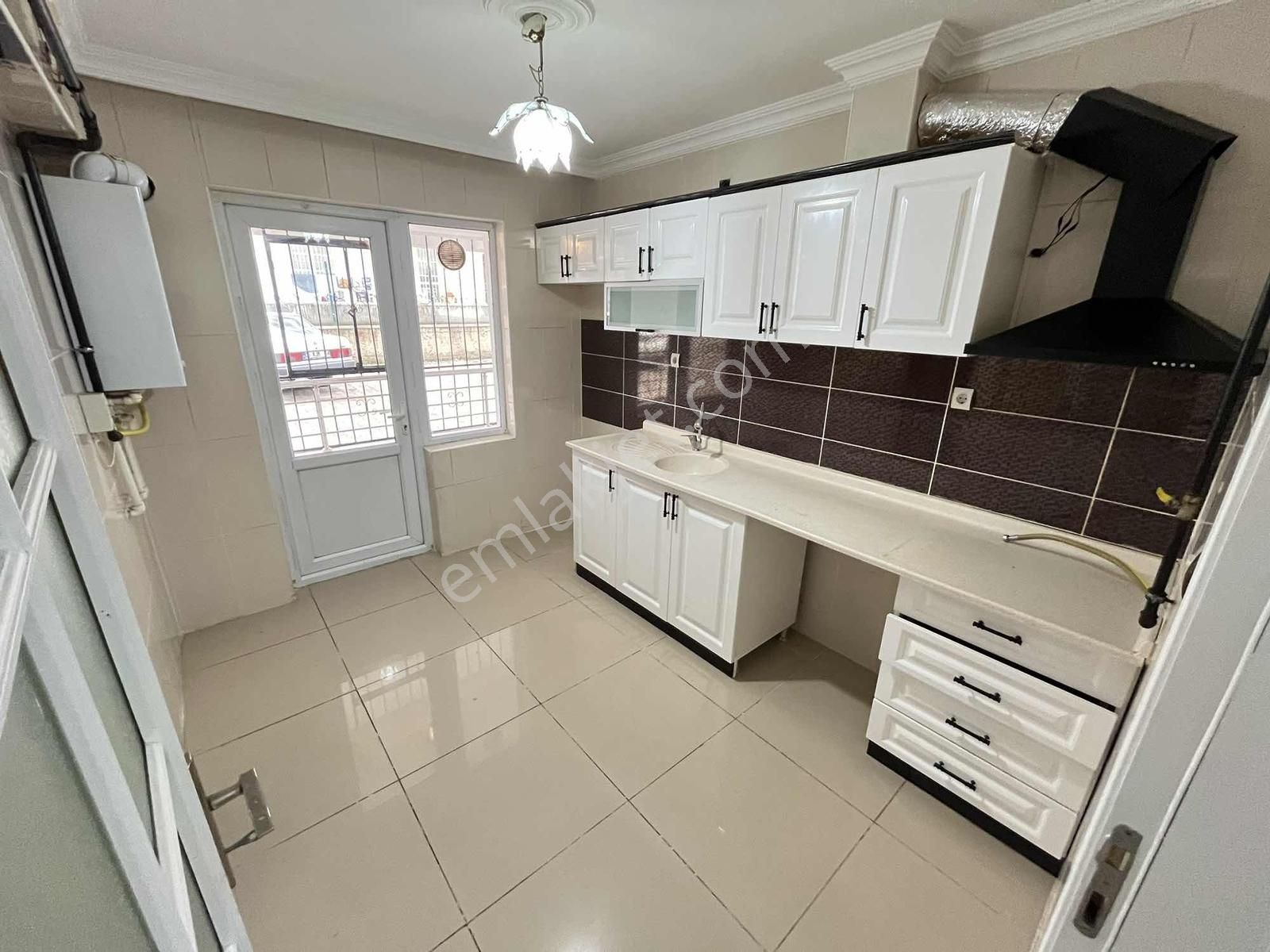 'm Ü L K Ｅｍｌａｋ' 3+1 Giriş Kat Yapılı Cadde Yakını Fırsat Dairesi - Görsel 2