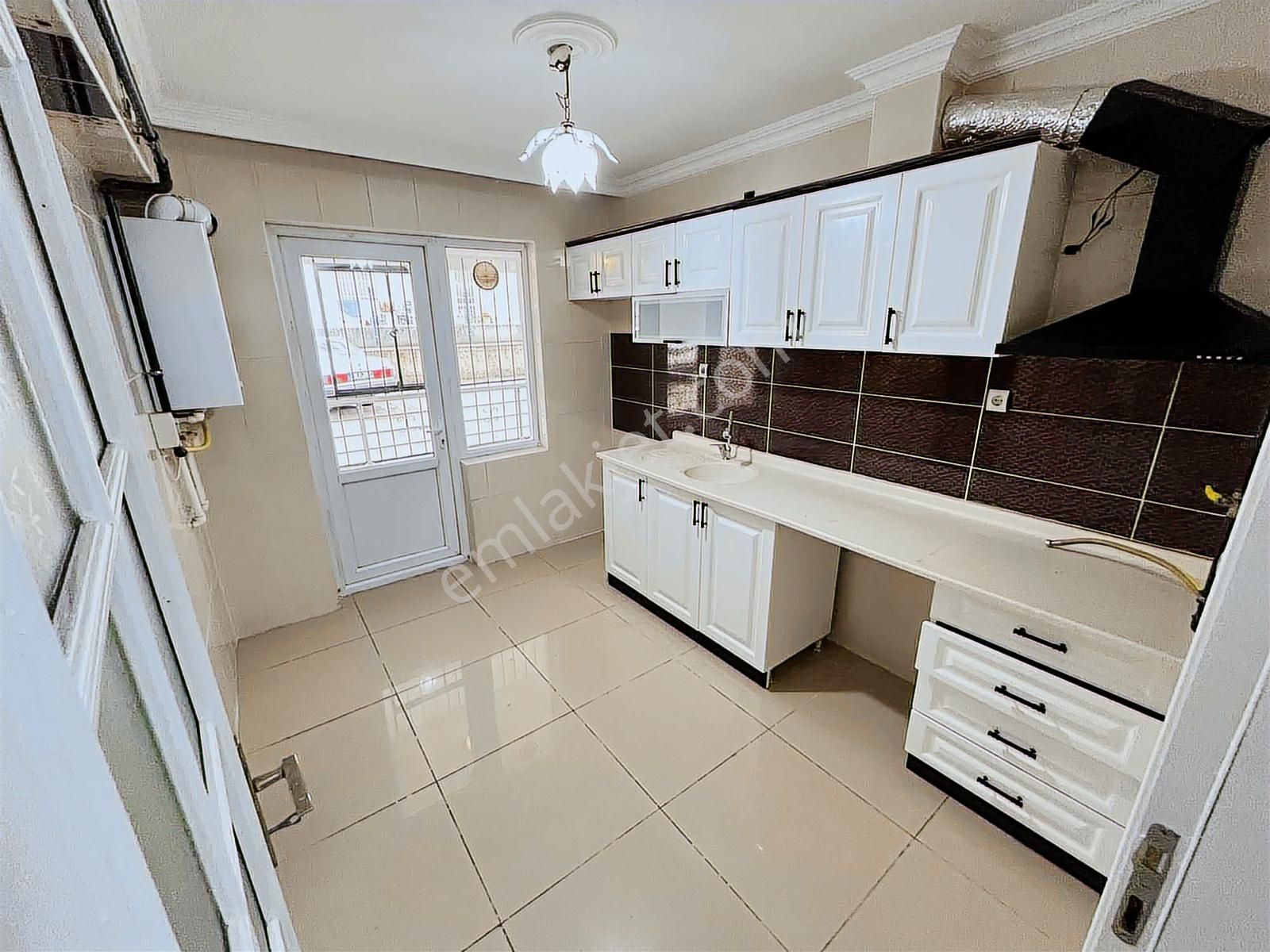 'm Ü L K Ｅｍｌａｋ' 3+1 Giriş Kat Yapılı Cadde Yakını Fırsat Dairesi - Görsel 4