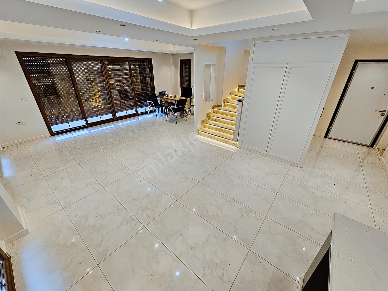 Eu Gayrimenkulden Site İçerisinde Tek Müstakil Villa - Görsel 14