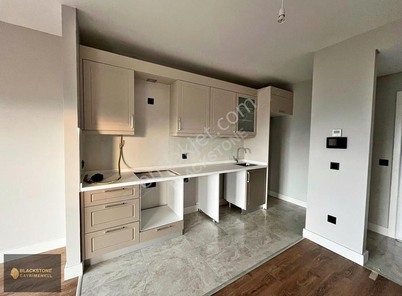 Üsküdar Yeni Çamlıca Konutları 1+1 Kiralık Manzaralı Daire - Görsel 26