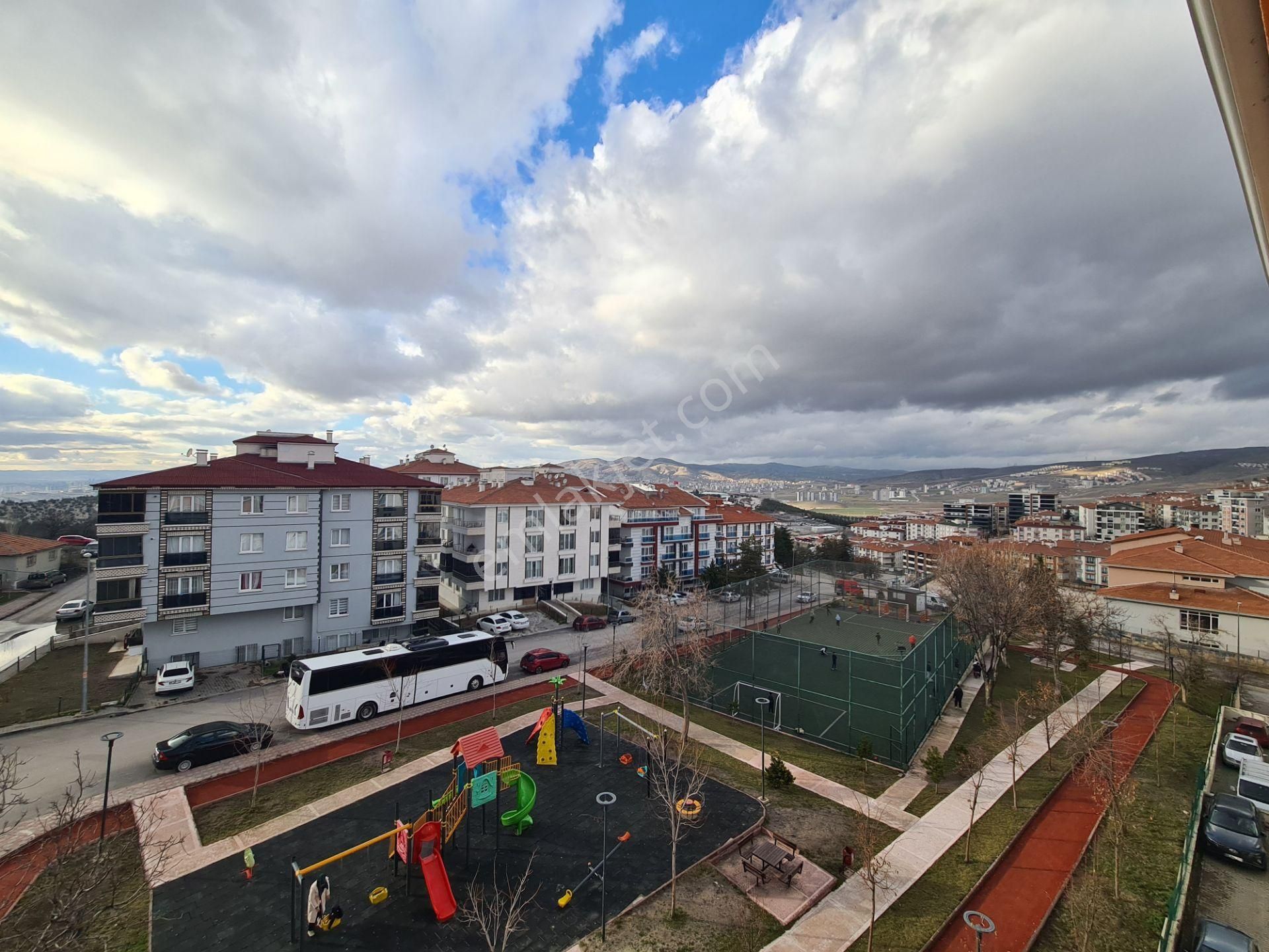 Sancaktepe İ.ö.o. Arkasında Park Manzaralı A3.kat Kiralık 3+1