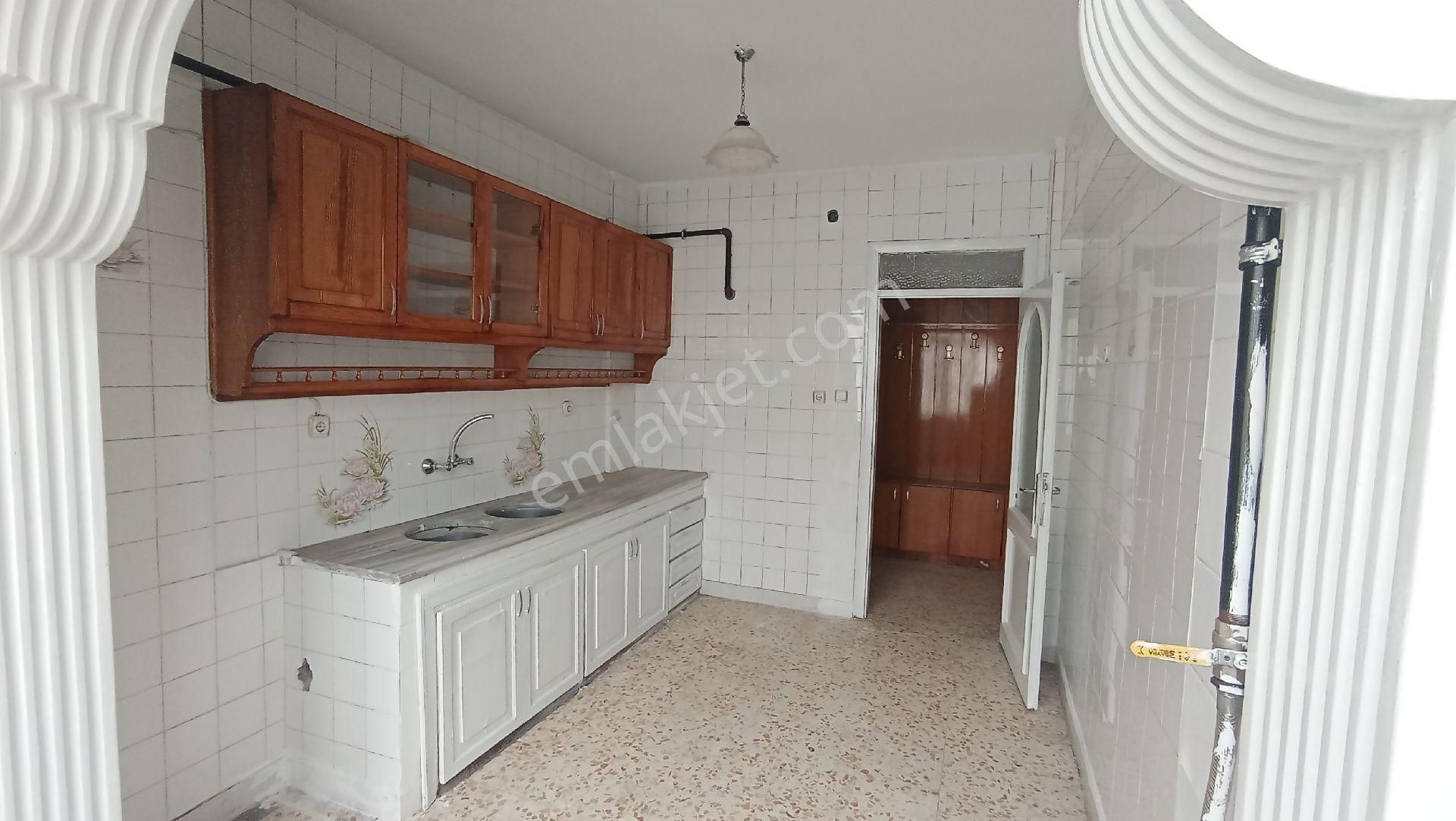 Kolejtepe Mahlesinde Hasarsız 3+1 Göbek Kat Daire - Görsel 26