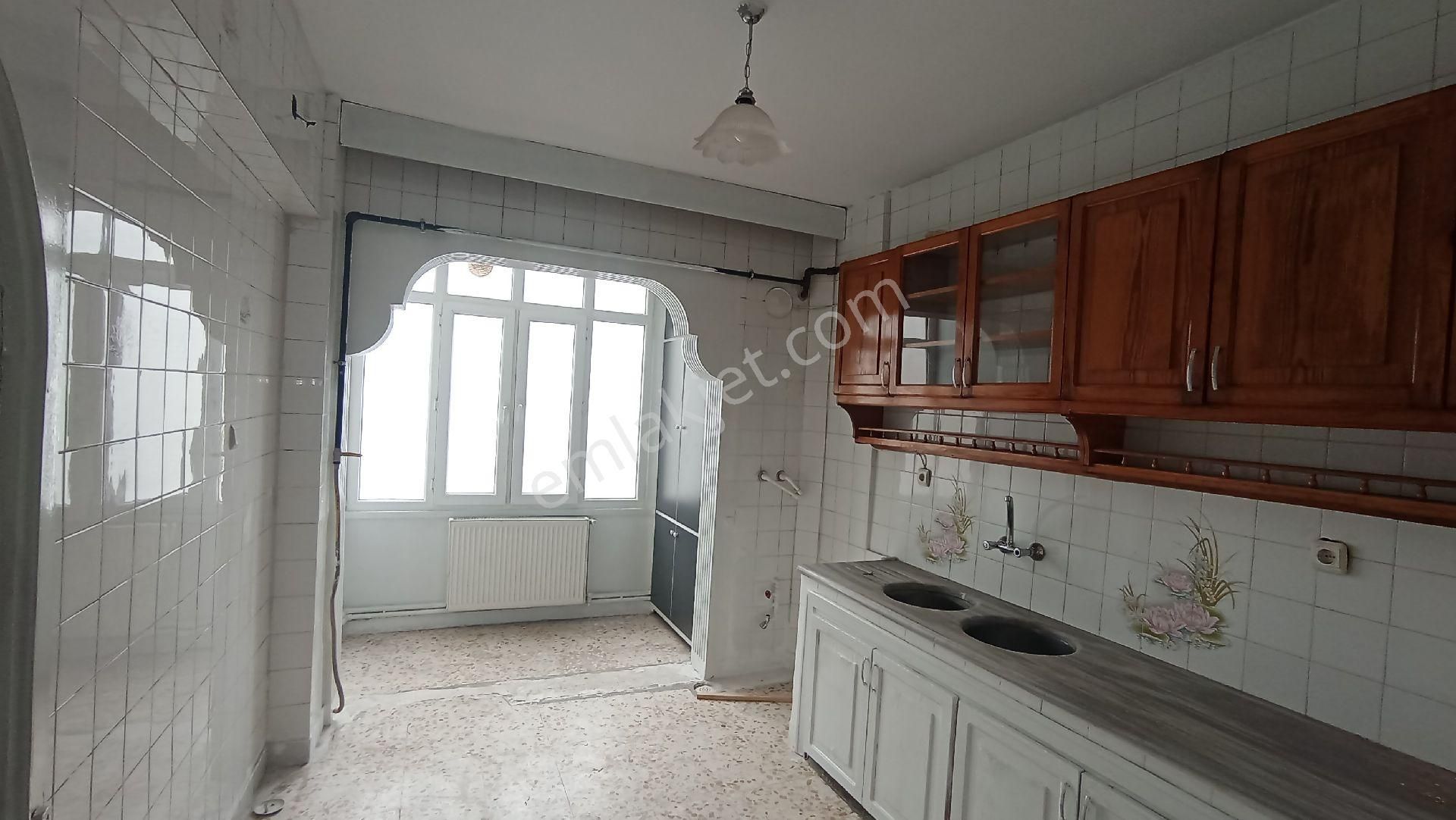 Kolejtepe Mahlesinde Hasarsız 3+1 Göbek Kat Daire - Görsel 11