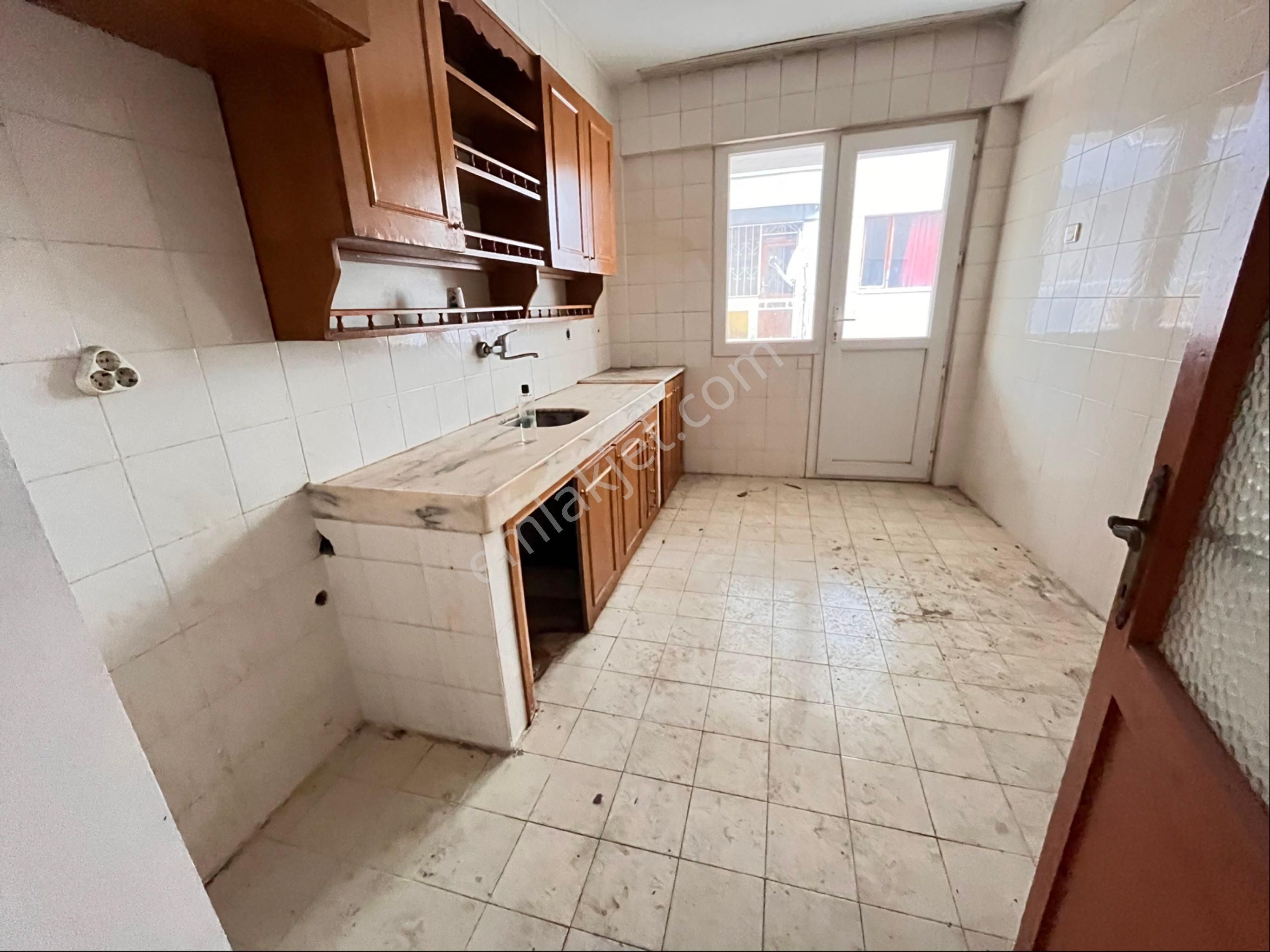 Araphasan Mah.de 2+1 100m2 Köşe Karanlık Odası Olmayan Arakat Daire - Görsel 8