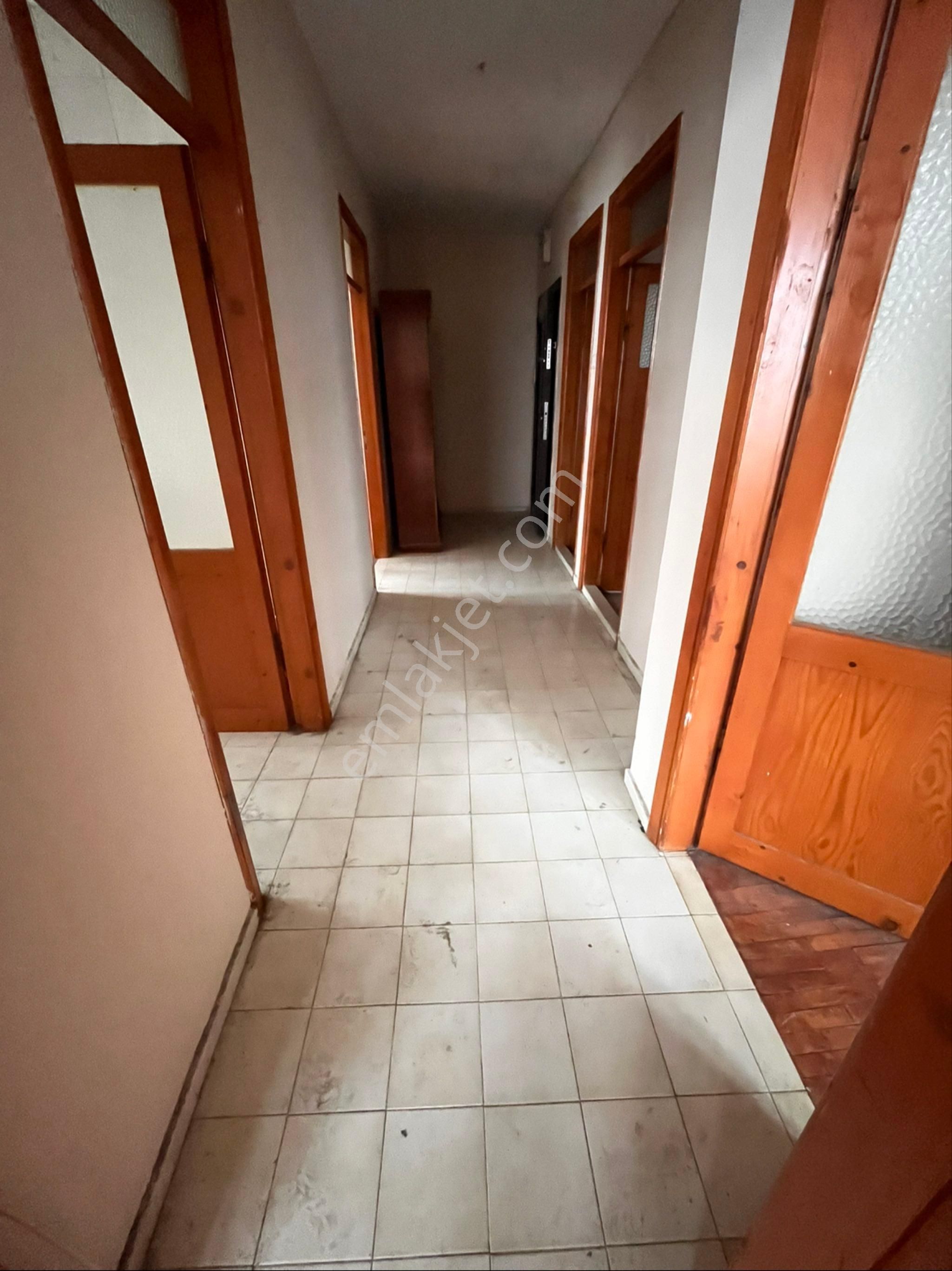 Araphasan Mah.de 2+1 100m2 Köşe Karanlık Odası Olmayan Arakat Daire - Görsel 14