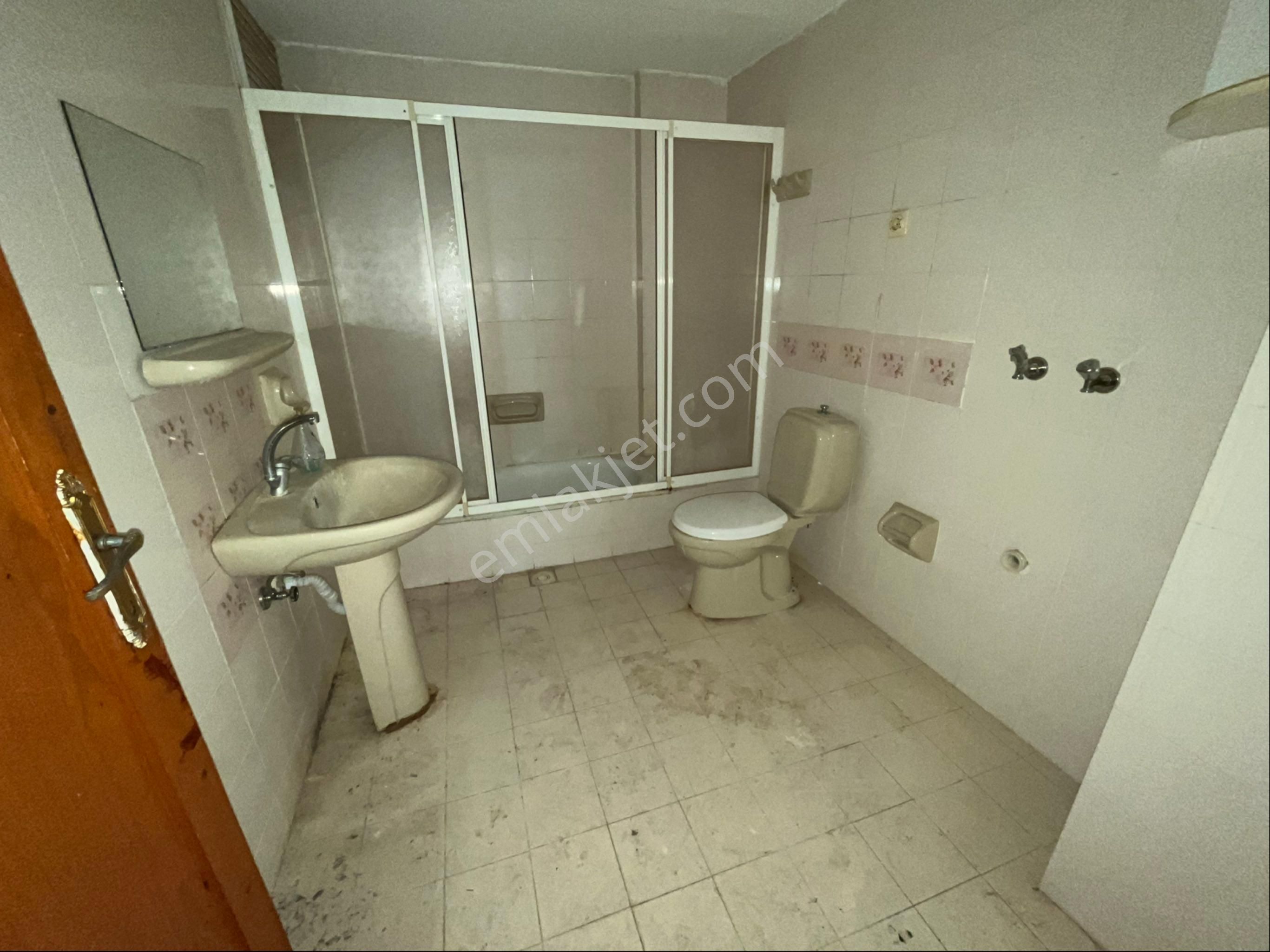 Araphasan Mah.de 2+1 100m2 Köşe Karanlık Odası Olmayan Arakat Daire - Görsel 12