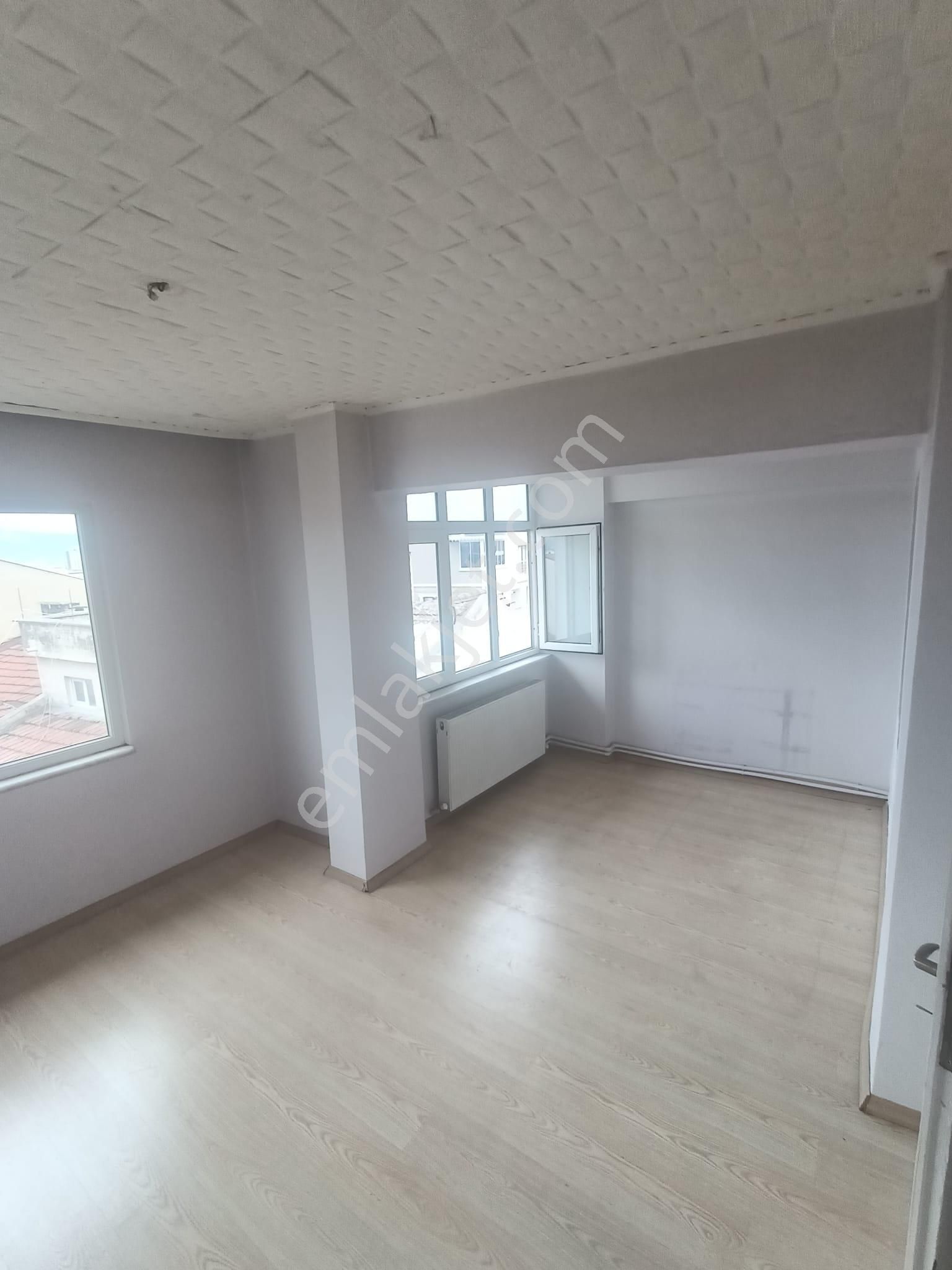 Gazcılarda Cadde Üzerinde 3+1 Acil Kiralık Daire