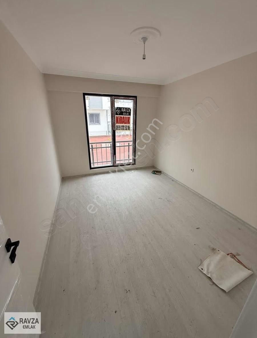 Ravza Emlak'tan 1+1 Geniş Kullanımlı Açık Otoparklı Daire - Görsel 7