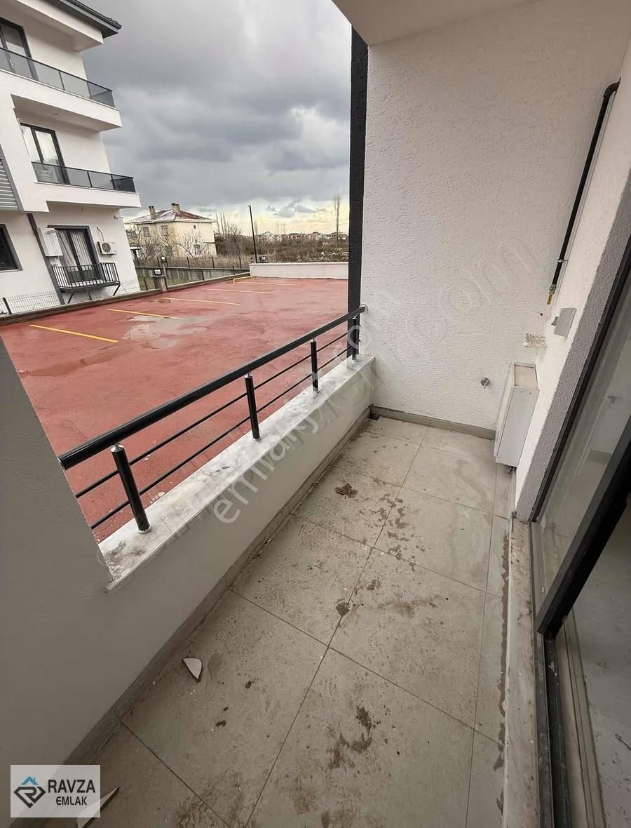 Ravza Emlak'tan 1+1 Geniş Kullanımlı Açık Otoparklı Daire - Görsel 18