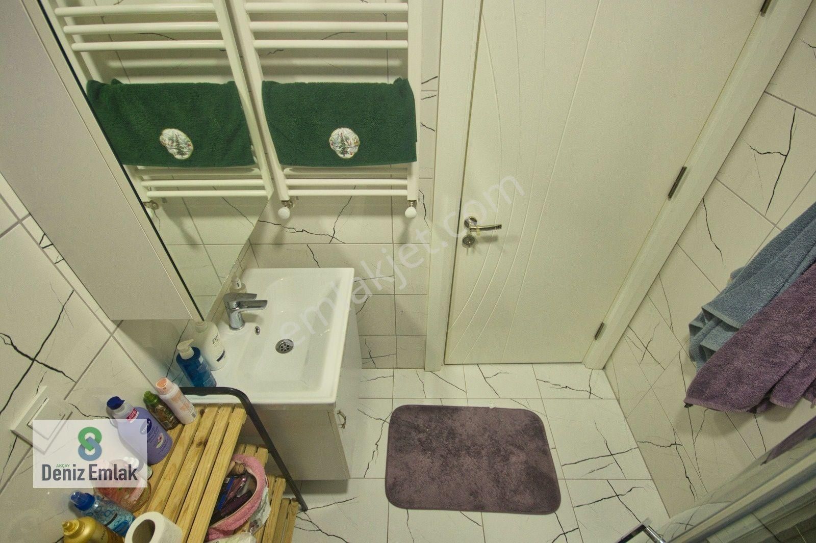 Denizden Akçayda Havuzlu Ebeveynli Otoparklı Satılık 2+1 Daire. - Görsel 12
