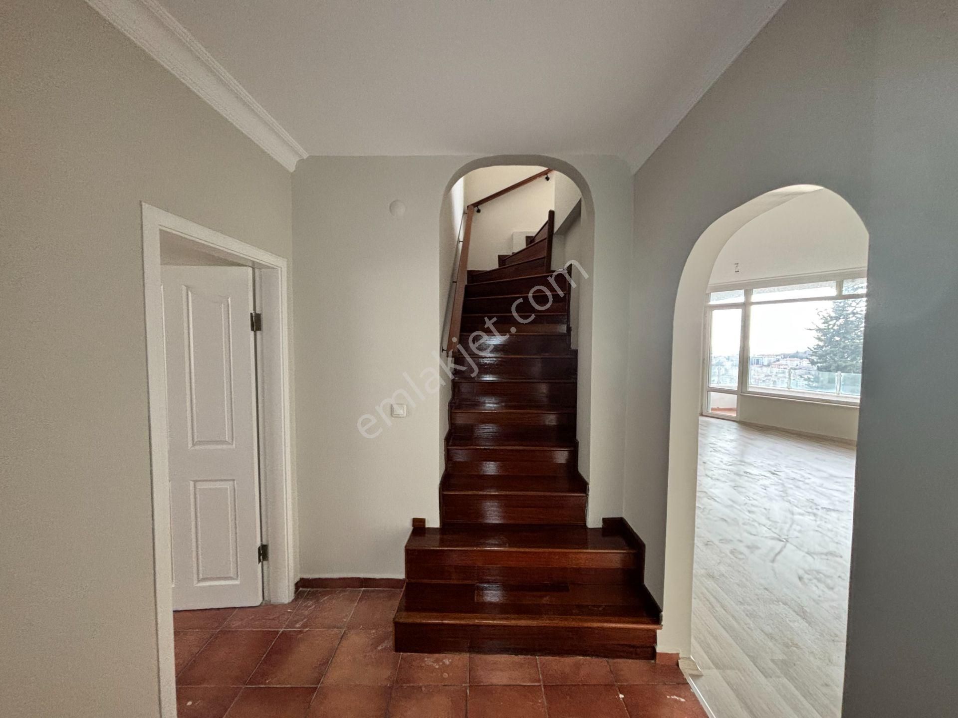 Ortaköy Boğaz Manzaralı Kiralık 3+2 Dubleks Daire - Görsel 23