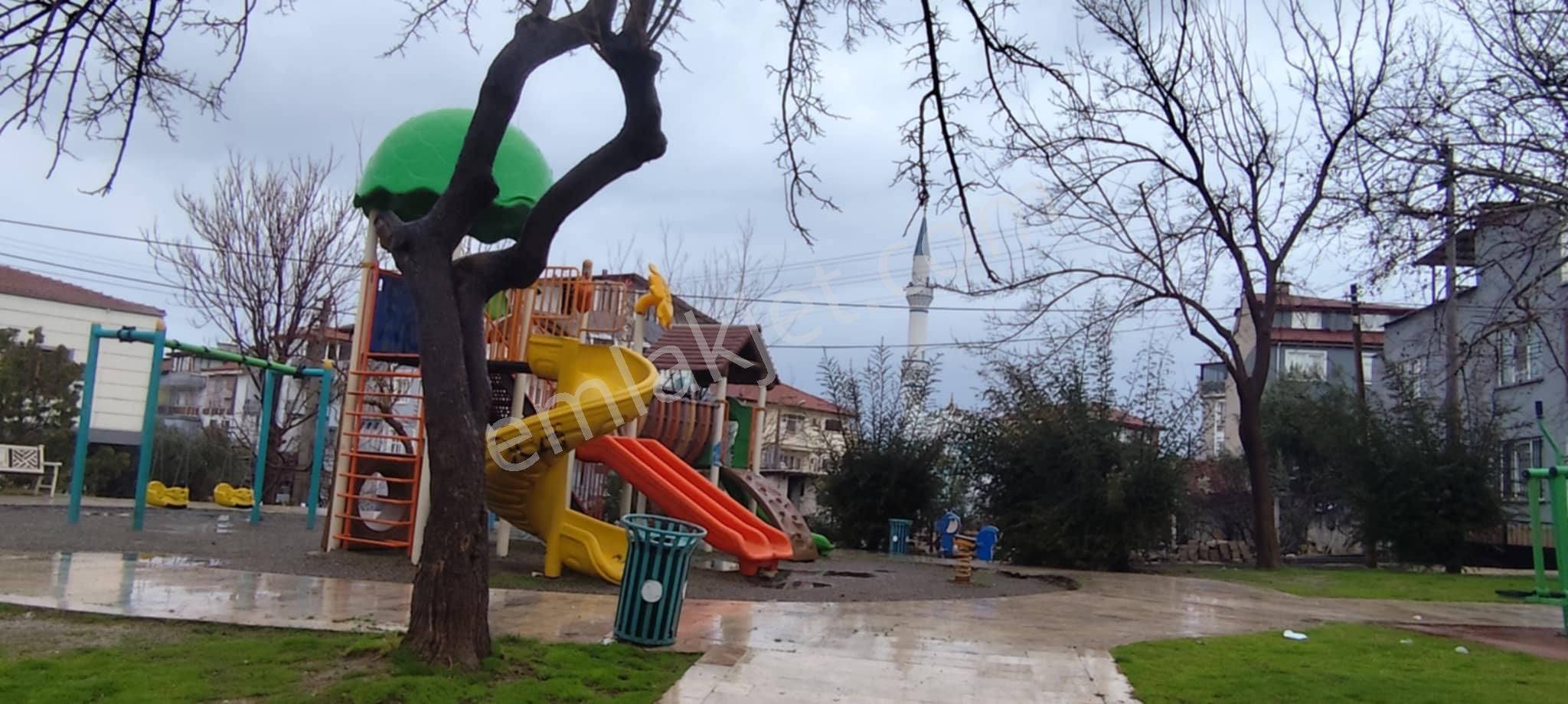 Bakırlı Mahallesinde Parkın Yanında Geniş Kullanışlı Doğalgazlı Ters Dubleks 2+1/95 M2 Daire - Görsel 2