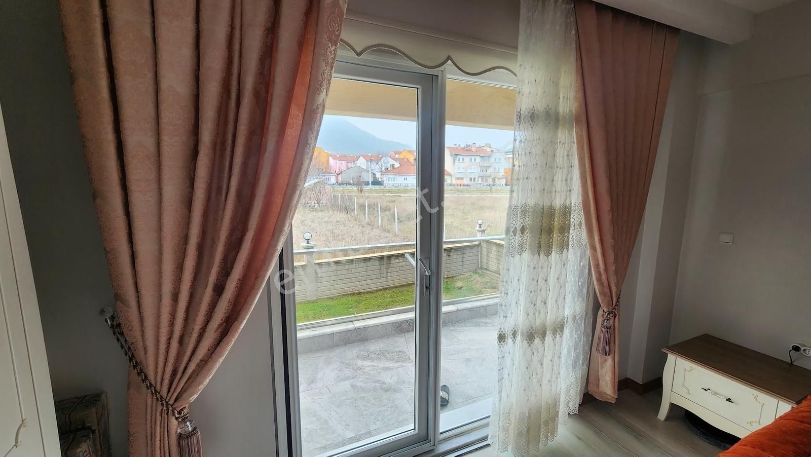 Hg'den Cadde Üstü 3+1 Daire - Görsel 8