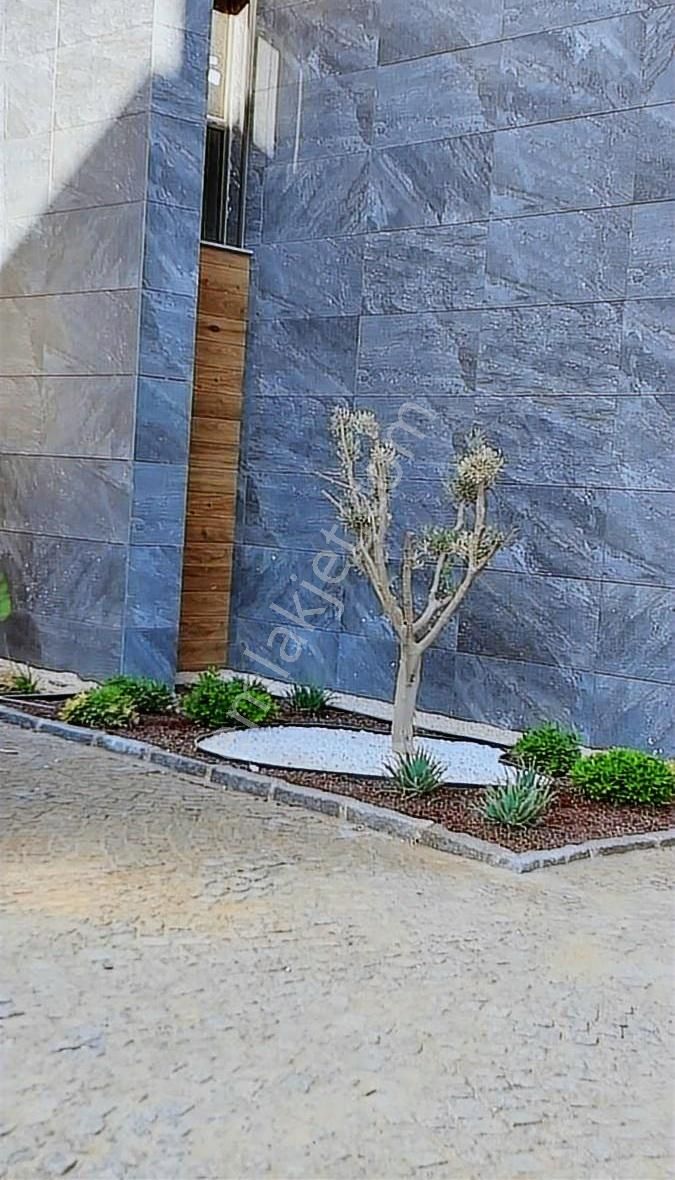 Kuşadası Ege De Havuzlu Sosyal Tesisli Satılık 1+1 Sıfır Daire.