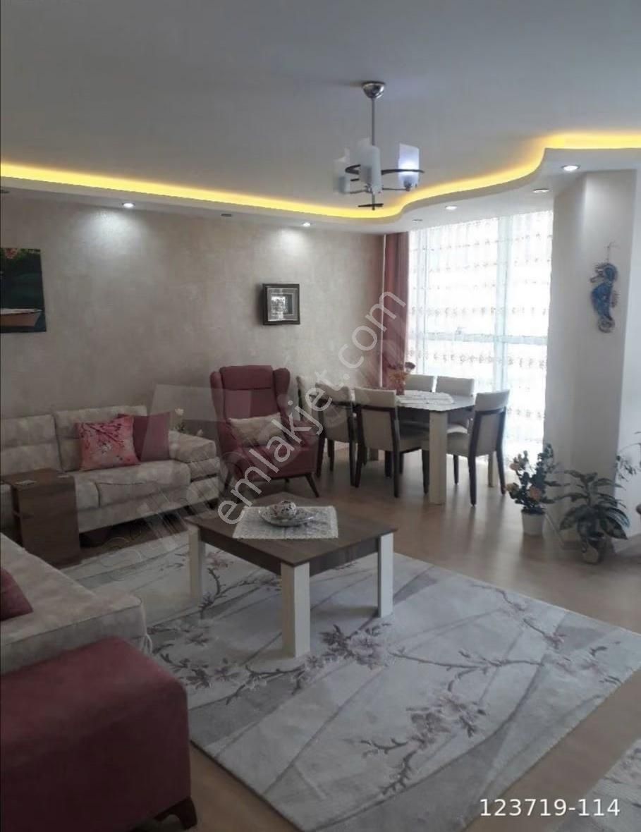 Kuşadası Ege Mahallesinde Havuzlu Doğalgazlı Satılık 3+1 Daire.. - Görsel 4