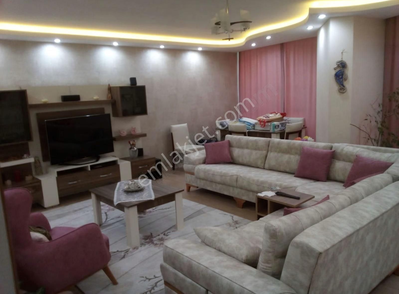 Kuşadası Ege Mahallesinde Havuzlu Doğalgazlı Satılık 3+1 Daire.. - Görsel 19