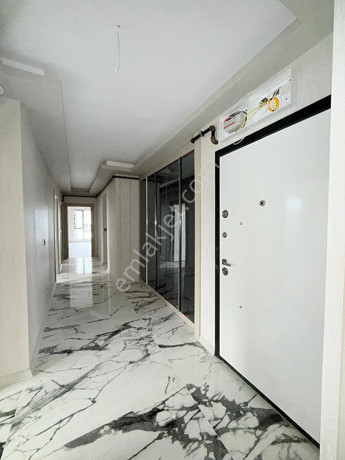 Yıldız'dan Köşe Başı Ara Kat Çok Geniş Park Cepheli 3+1 Fırsatı! - Görsel 28