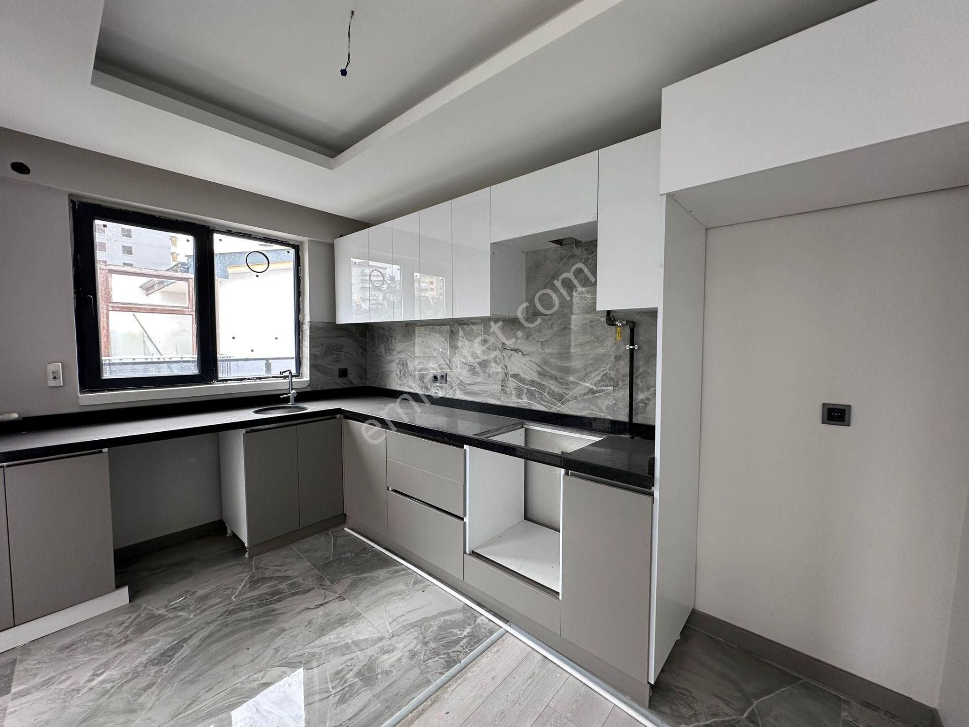 Selçuklu Caddesinde 2+1 Asansörlü Satılık Sıfır Daire