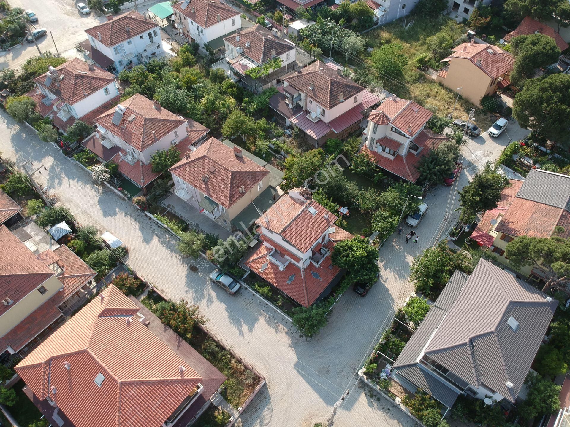 Yenifoça Gencellide Sahile 150m.satılık Tam Müstakil Trıbleks - Görsel 9