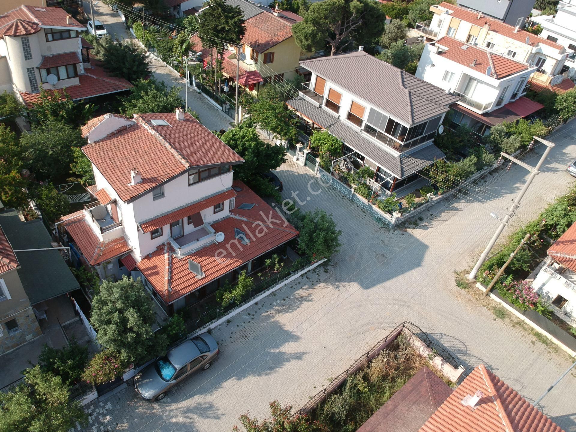 Yenifoça Gencellide Sahile 150m.satılık Tam Müstakil Trıbleks - Görsel 6