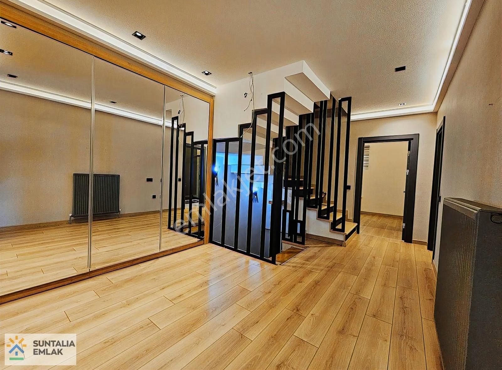 Antalya Gürsu Mh Altın Sitesinde Tripleks Villa - Görsel 13