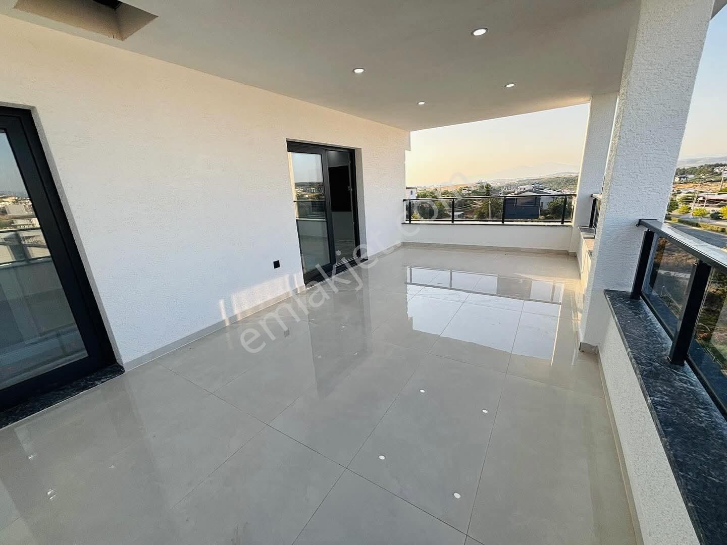 Hisar Mahallesi’nde Deniz Manzaralı Ultra Lüks 3+1 Villa! - Görsel 9