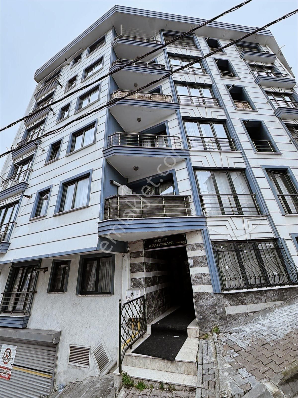 Çift Asansörlü Otopark Site Manzaralı Satılık 3+1 Boş Lüx