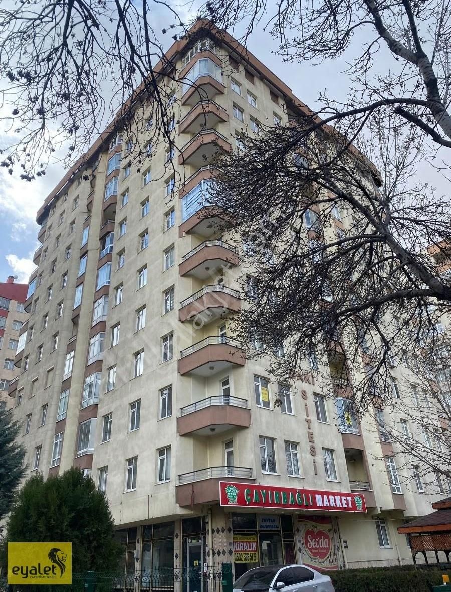 Hava Loj. Karşısı Ankara Caddesi Üzerinde Kiralık 3+1 Daire
