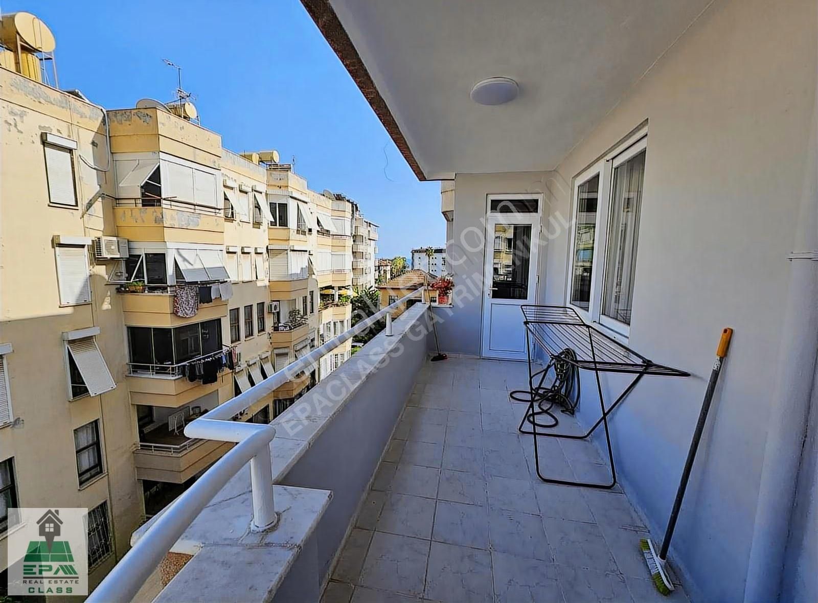 Alanya Merkezde Denize Yakın 3+1 Kiralık Eşyalı Daire - Görsel 9