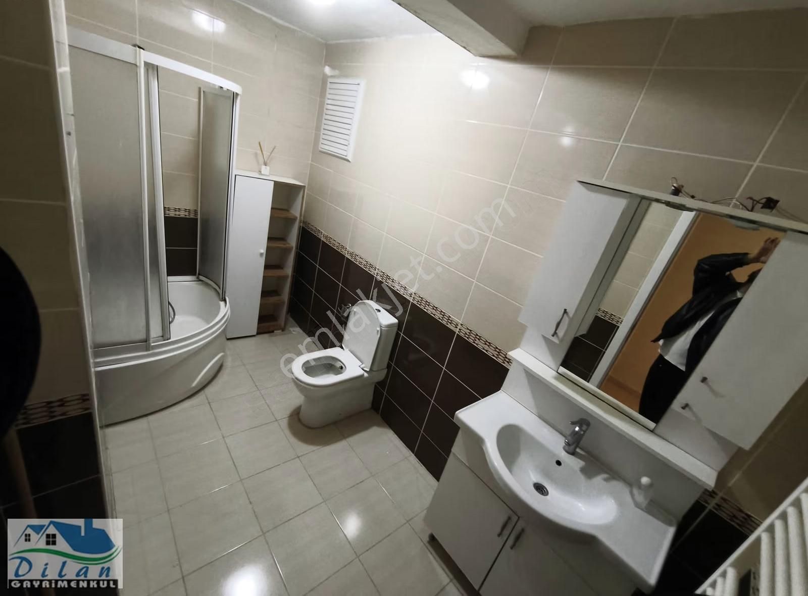 Dilan Gyo'dan Aile Apartmanında 3+1 Geniş Satılık Daire Merkezi - Görsel 19
