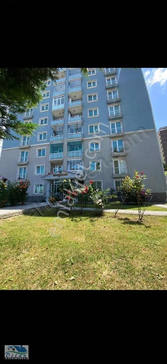 Aile Apartmanında 3+1 Metrobüse 10 Dakika Yürüme Mesafesinde
