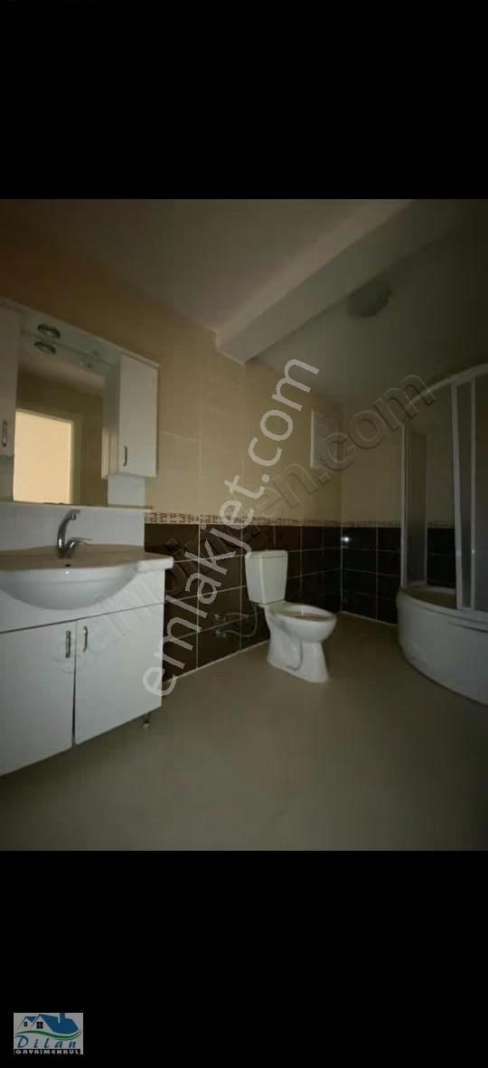 Aile Apartmanında 3+1 Metrobüse 10 Dakika Yürüme Mesafesinde - Görsel 8