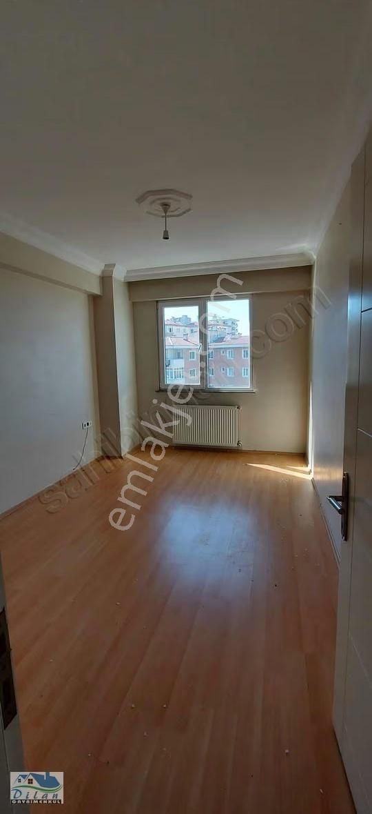 Aile Apartmanında 3+1 Metrobüse 10 Dakika Yürüme Mesafesinde - Görsel 2