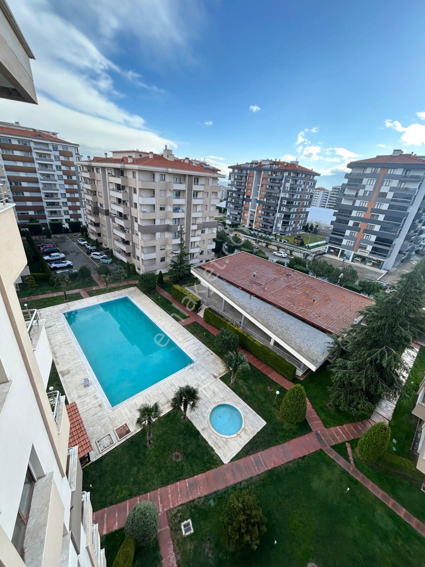 Gölkent Sitesinde Kaçırılmayacak 210m² 4+1 Kiralık Lüks Daire