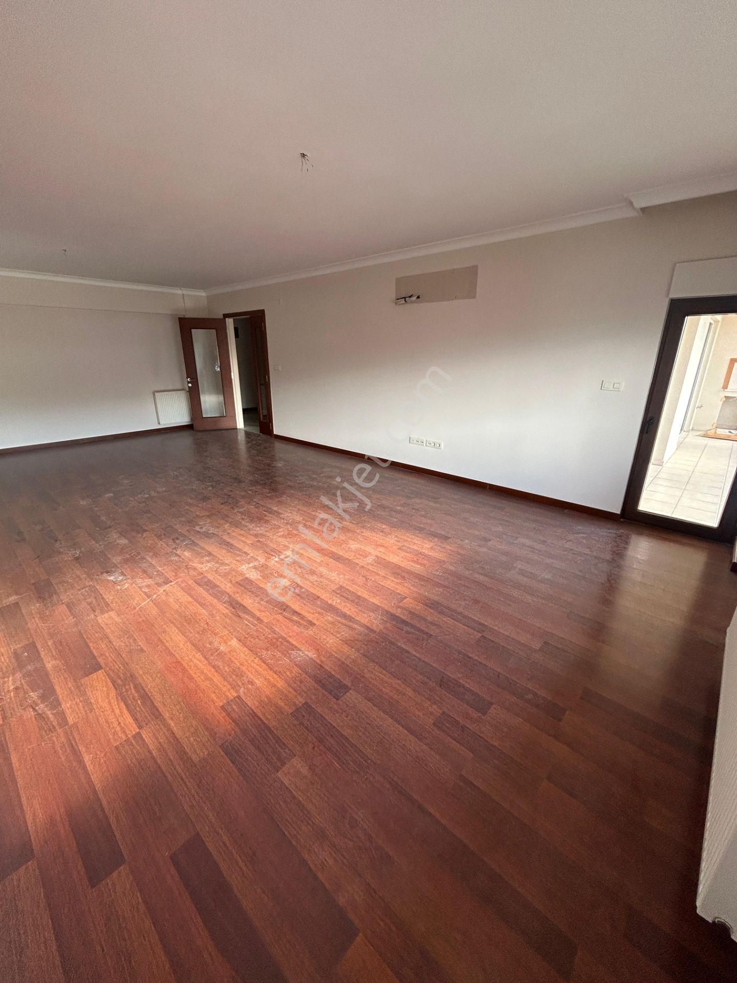 Gölkent Sitesinde Kaçırılmayacak 210m² 4+1 Kiralık Lüks Daire - Görsel 9