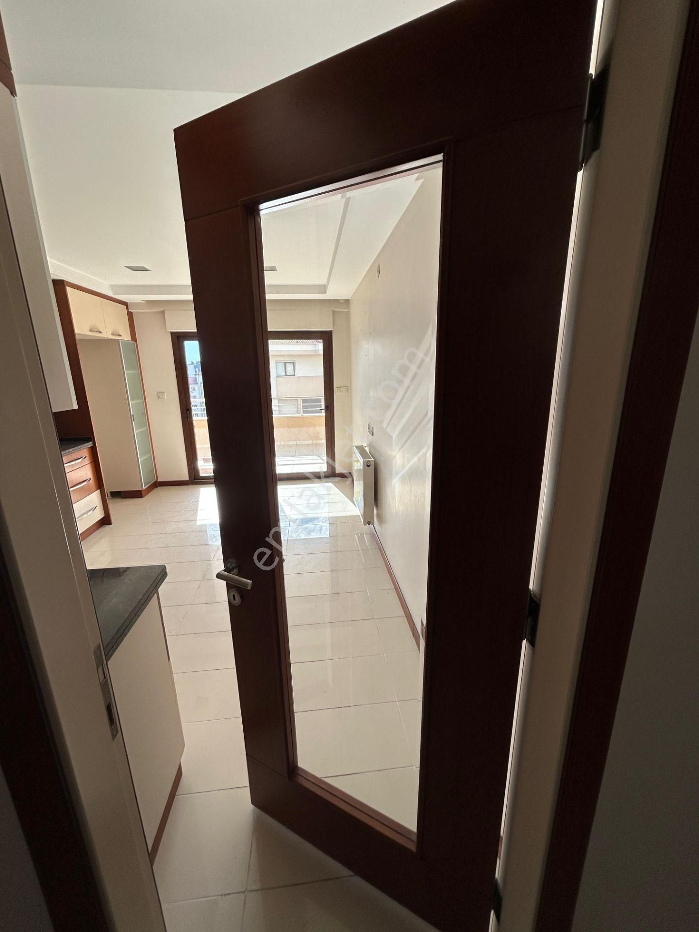 Gölkent Sitesinde Kaçırılmayacak 210m² 4+1 Kiralık Lüks Daire - Görsel 21