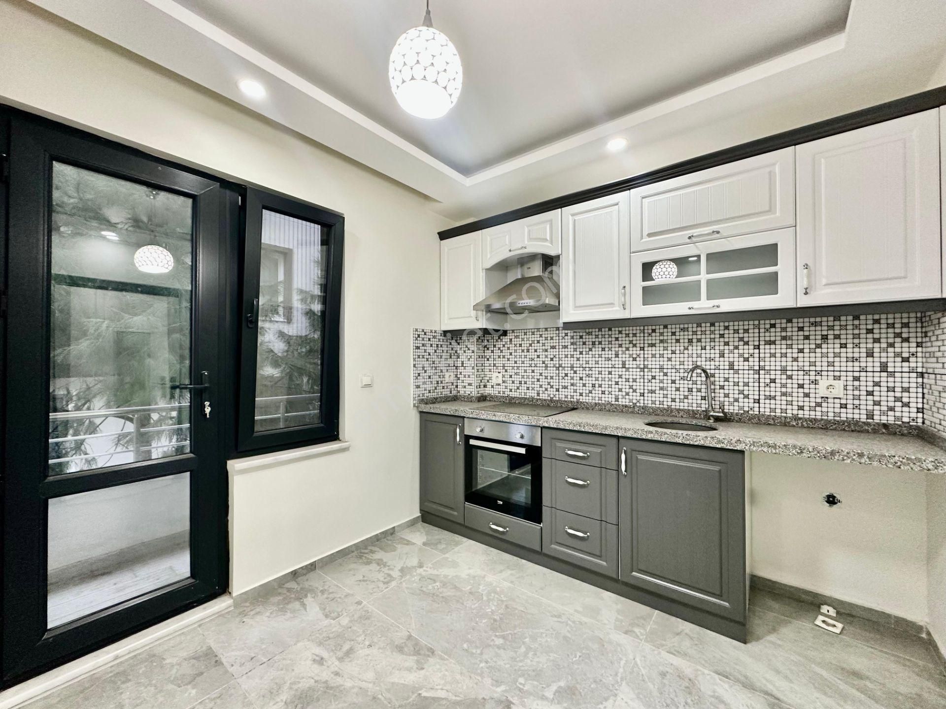 ꧁ay Emlaktan꧂akçay'da Denize Sadece 500 Mt Arakat Ön Cephe Hiç Oturulmamış 2+1 Satılık Daire