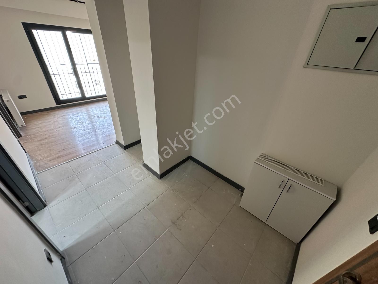 Şeref Emlak Toki 7/a 1. Etap 7.kat Balkonlu 1+1 Vialand Cephe - Görsel 7