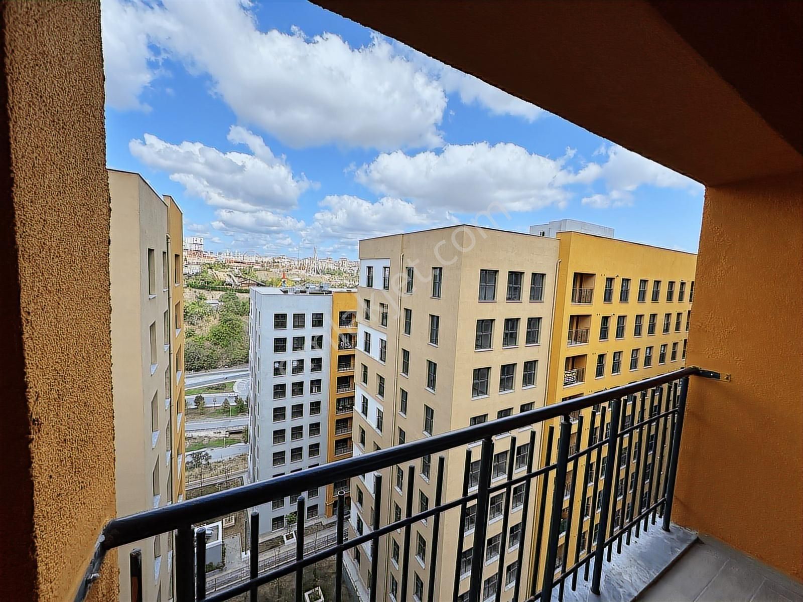 Şeref Emlak Toki 7/a 1. Etap 7.kat Balkonlu 1+1 Vialand Cephe - Görsel 4