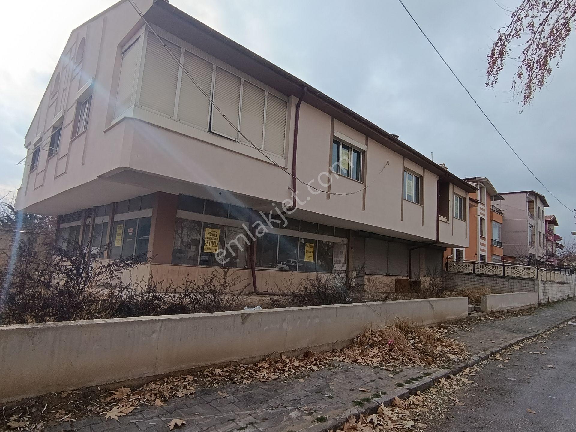 Sakarya Mahallesin De Acil Satılık 1 Adet Daire 4 Adet Dükkan - Görsel 8