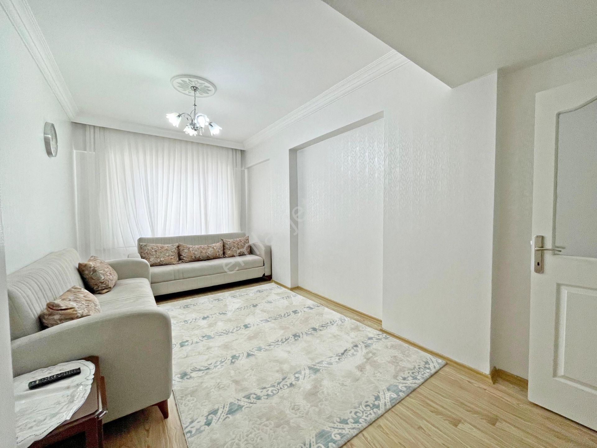 Merveşehir Çiçek Plaza Çevresi Önü Açık Az Katlı Çift Balkonlu 3+1 Daire - Görsel 9