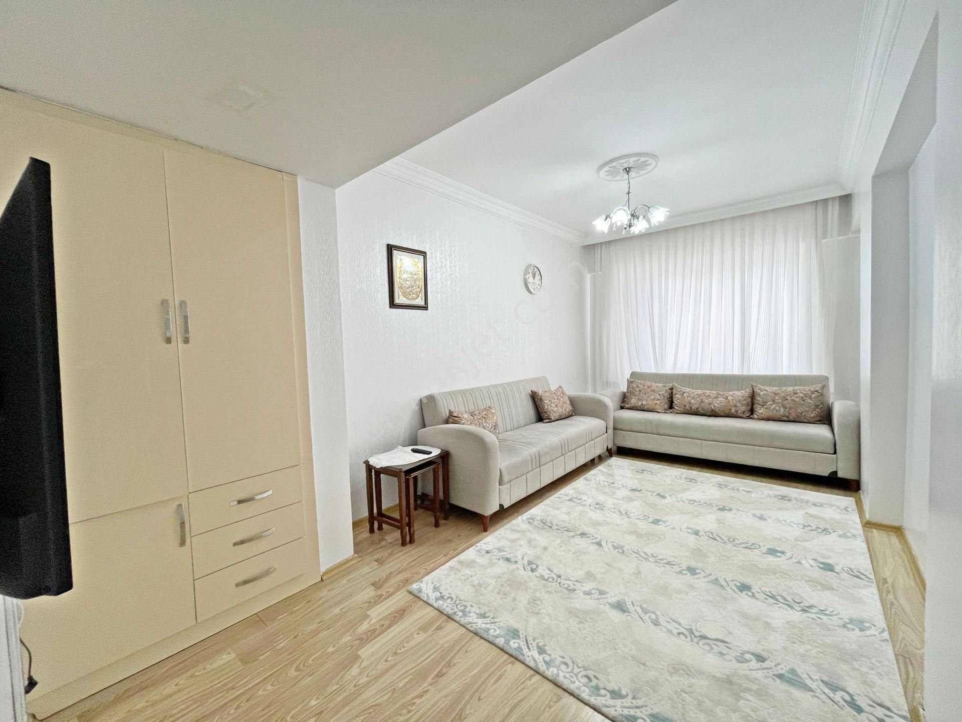 Merveşehir Çiçek Plaza Çevresi Önü Açık Az Katlı Çift Balkonlu 3+1 Daire - Görsel 8