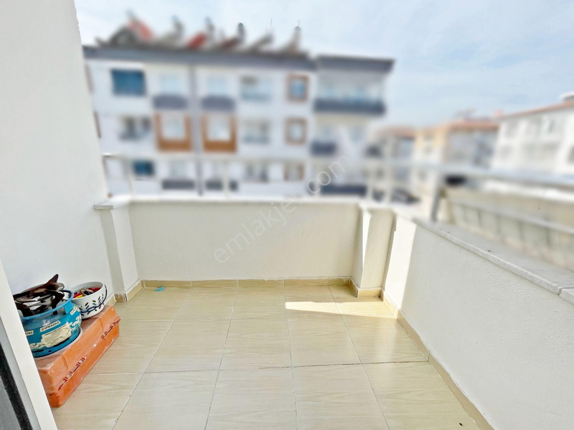 Merveşehir Çiçek Plaza Çevresi Önü Açık Az Katlı Çift Balkonlu 3+1 Daire - Görsel 7