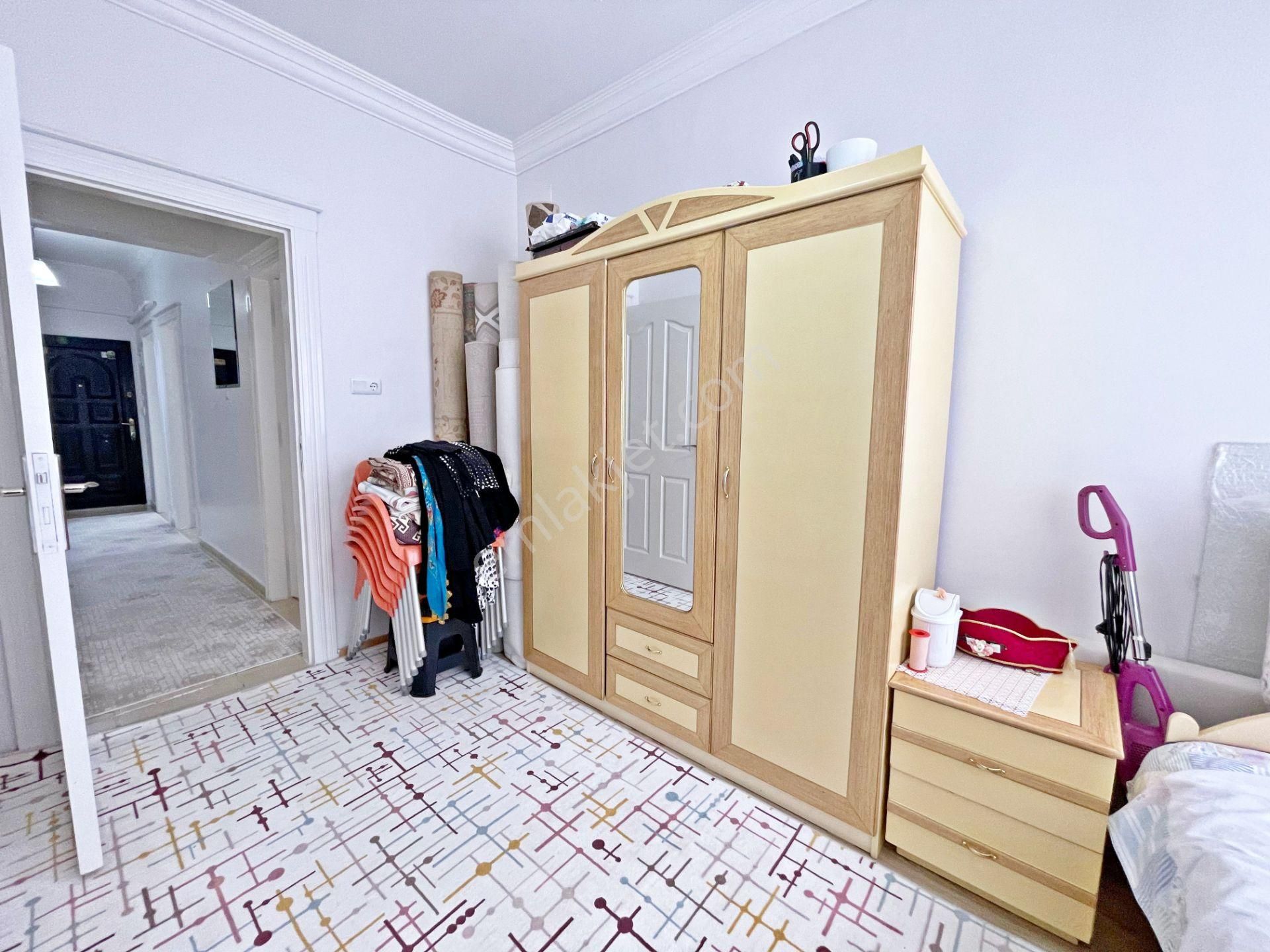 Merveşehir Çiçek Plaza Çevresi Önü Açık Az Katlı Çift Balkonlu 3+1 Daire - Görsel 12
